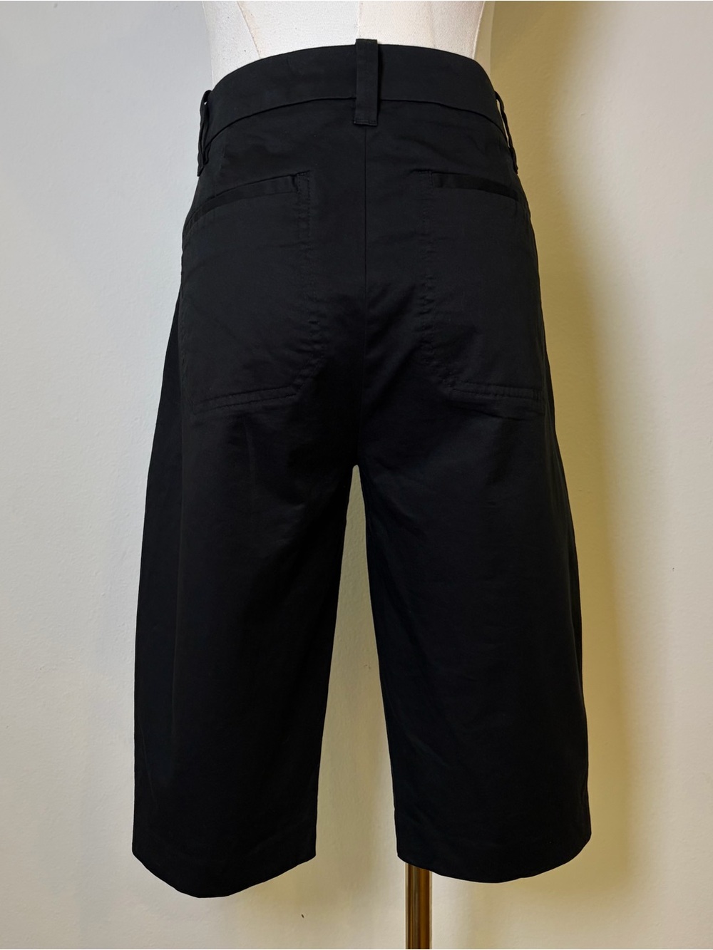 VINCE Black Knee-Length Chino Shorts Sz 4 Modern Minimalist - Picture 10 of 12